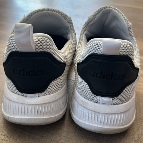 Men’s Adidas Shoes size 10.5 - Picture 2 of 4